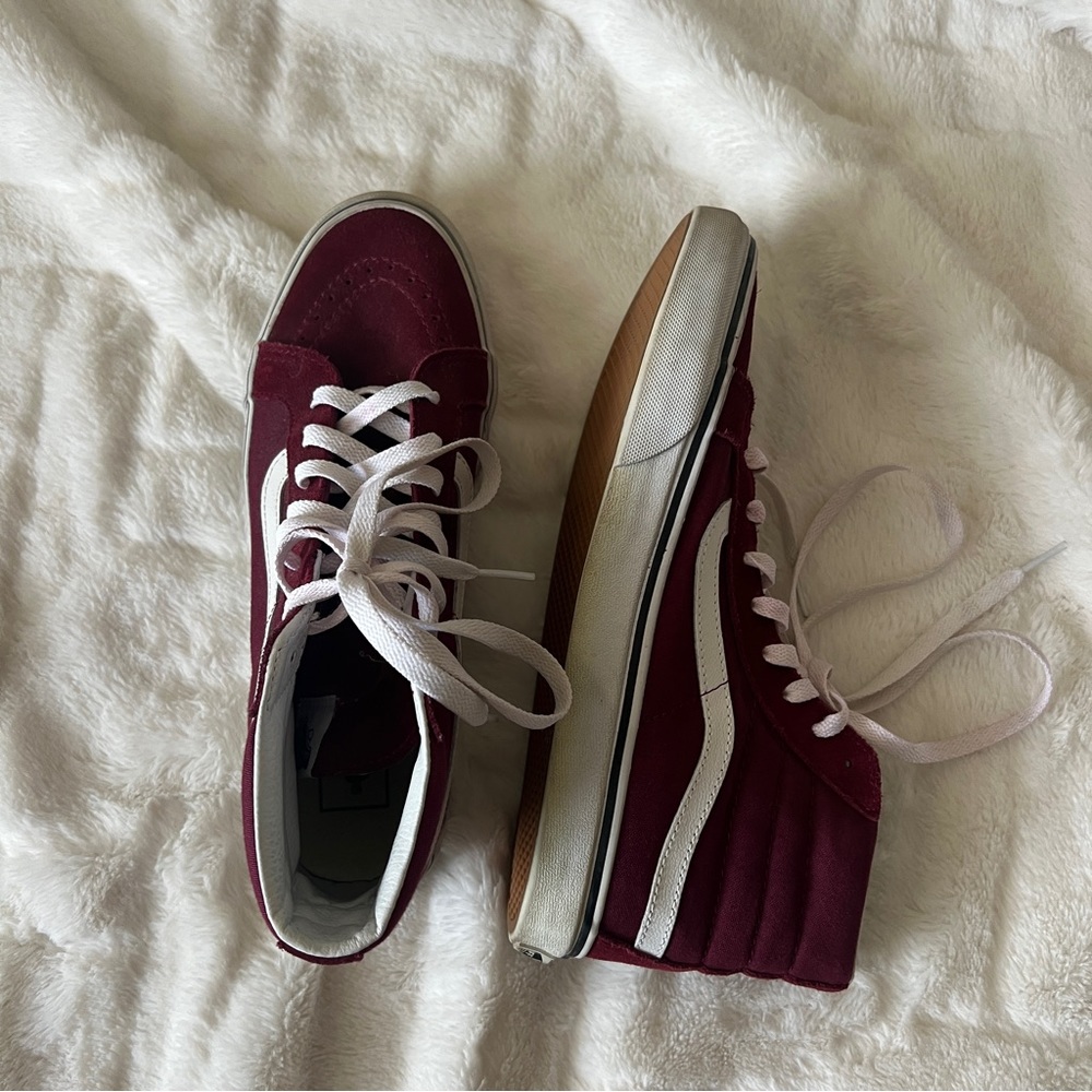 Maroon High Top Vans Men’s 7 Women’s 8.5